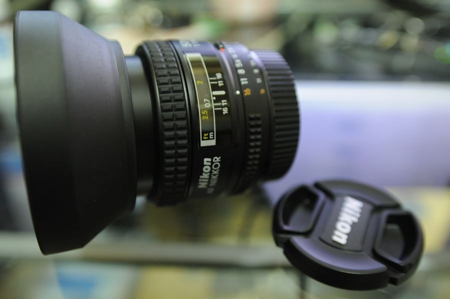 価格.com - 『別売りのラバーフード装着時』ニコン AI AF Nikkor 50mm