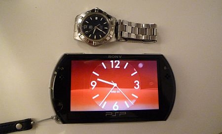 価格.com - 『PSP GOのサイズ感(腕時計よりタバコの方が 価格.com - 『PSP GOのサイズ感(腕時計よりタバコの方が