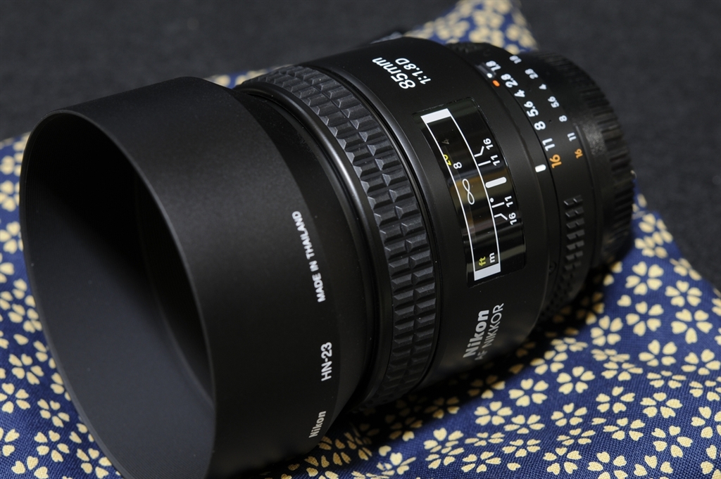 価格.com - 『メタルフード付属』ニコン AI AF Nikkor 85mm f/1.8D