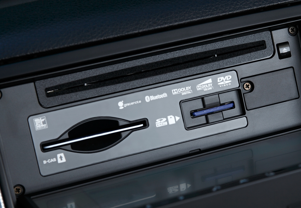 価格.com - 『ミュージックキャッチャー用のSDカードスロットを備える