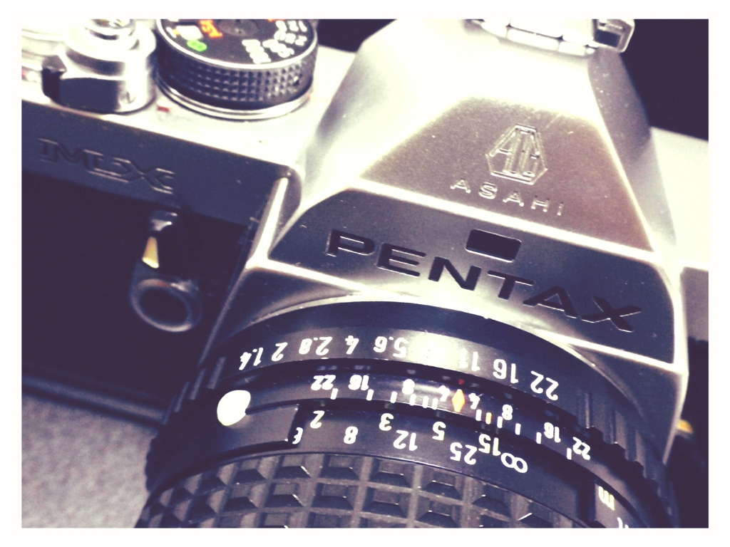 価格.com - 『PENTAXロゴが、このコみたいな昔のフィルムカメラ
