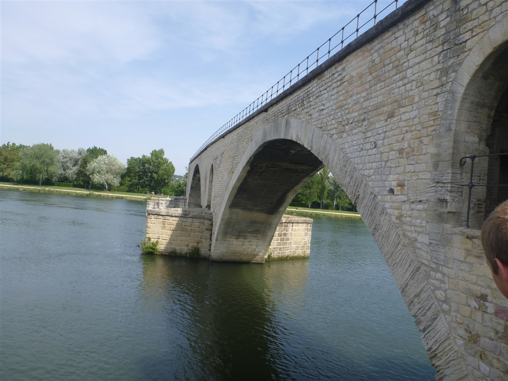 『童謡「アビニョンの橋の上で」で有名なサン・ベネゼ橋です。』パナソニック LUMIX DMCFT3S [プレシャス