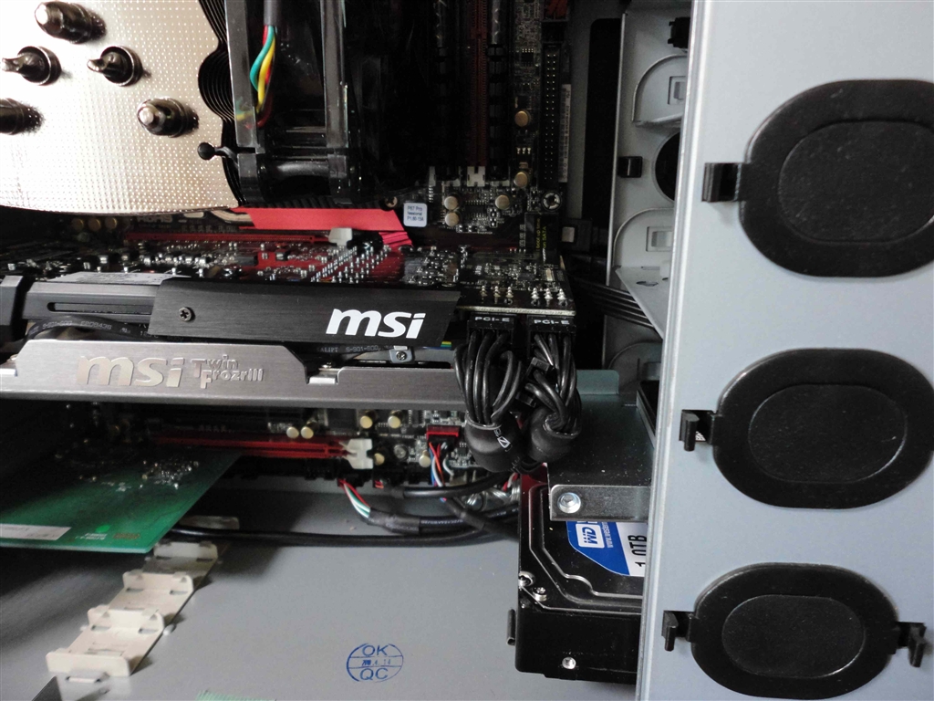 価格.com - 『245mmのグラボでこんな感じです。』ANTEC SOLO BLACK