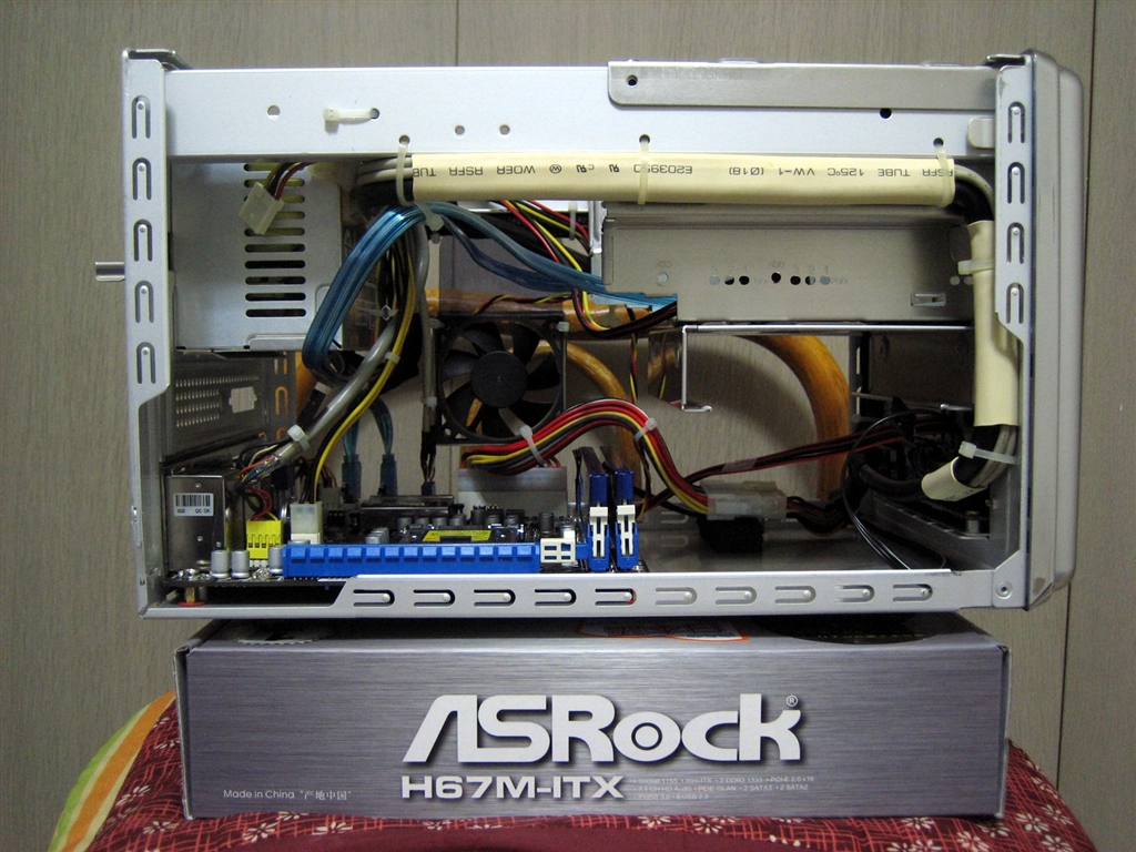 Asrock H67M-ITX mini-ITXマザーボード