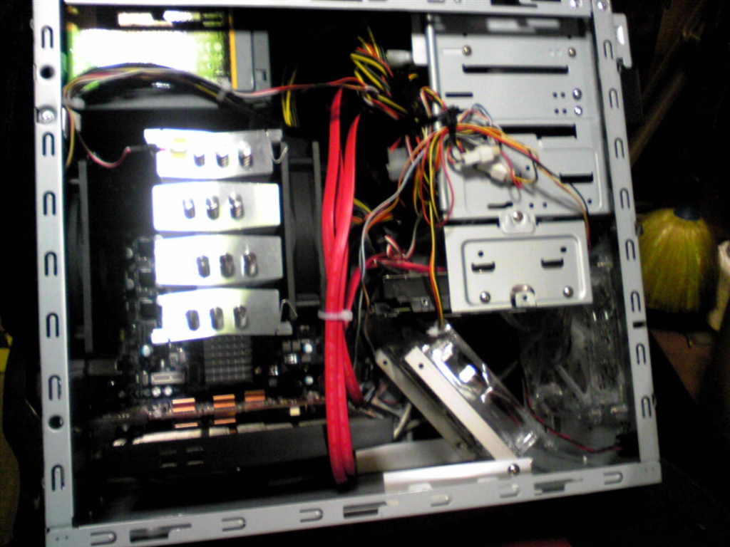 価格 Com キツキツです In Win Iw Em035 Wops 御伽囃詩さんのレビュー 評価投稿画像 写真 なかなか良いケースですよん