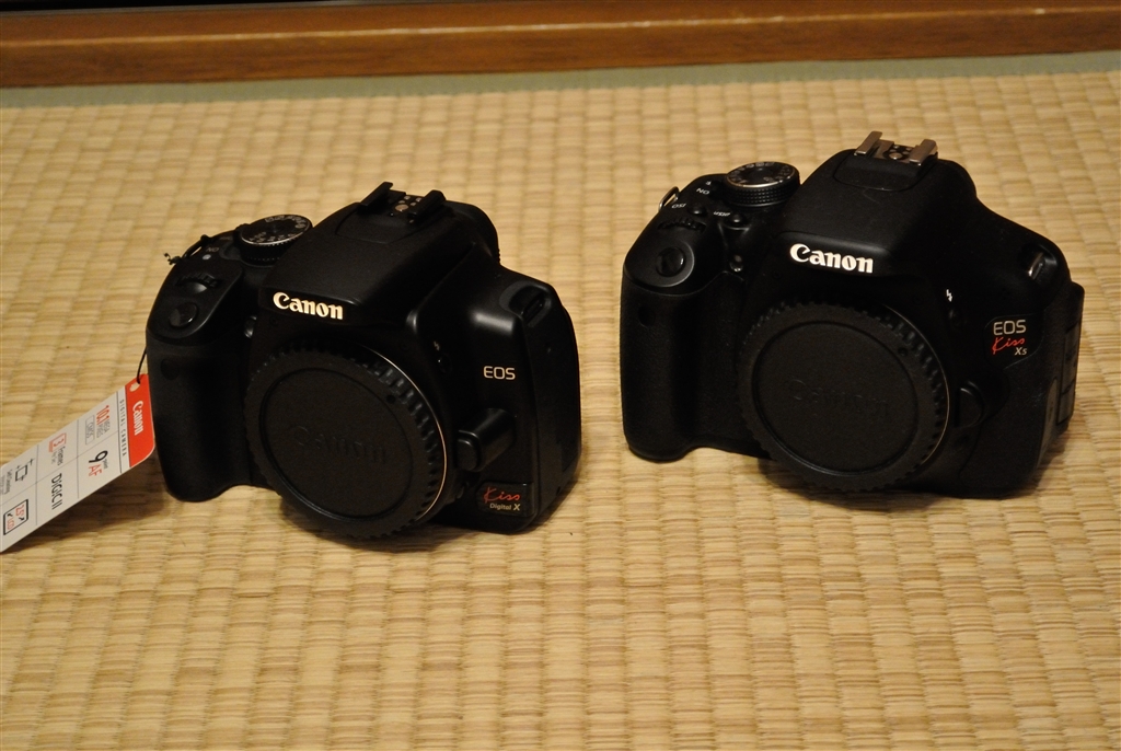 価格.com - 『X5と大きさ比較。』CANON EOS Kiss デジタル X ボディ K