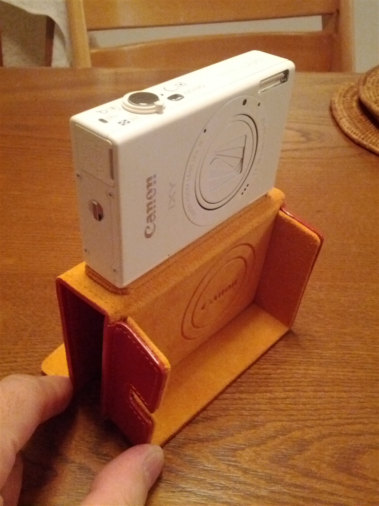 価格.com - 『ソフトカバーを着けたIXY1です』CANON IXY 1 [ホワイト