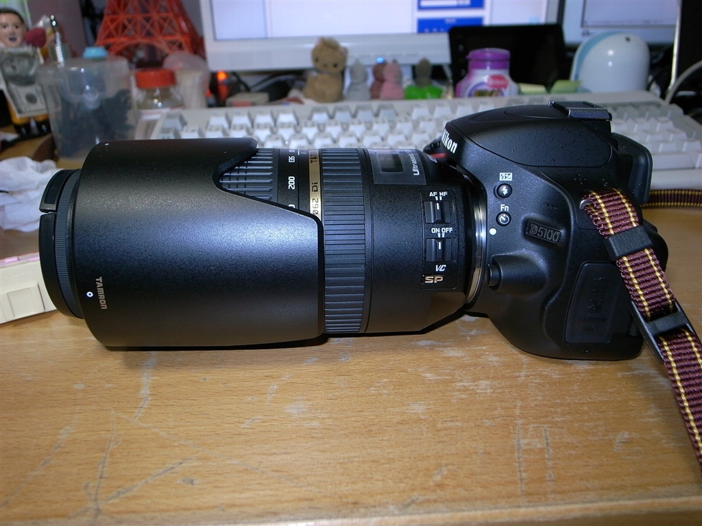 Nikon D5100 デジタル一眼レフカメラ 70-300mmレンズ付き