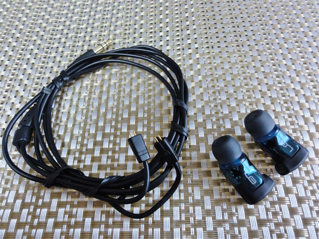 Ultimate Ears Triple Fi 10 proリケーブル仕様 - イヤフォン