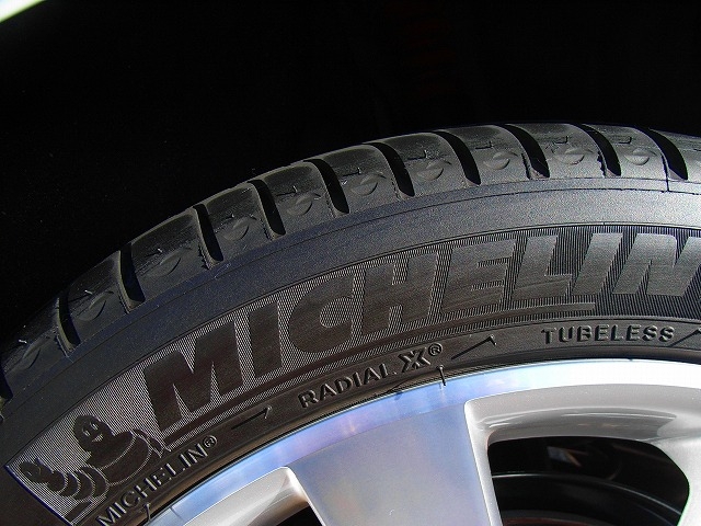 価格.com - 『ミシュランタイヤは見せるタイヤといっても良いほど装着した満足度は高い。』MICHELIN Primacy HP 225