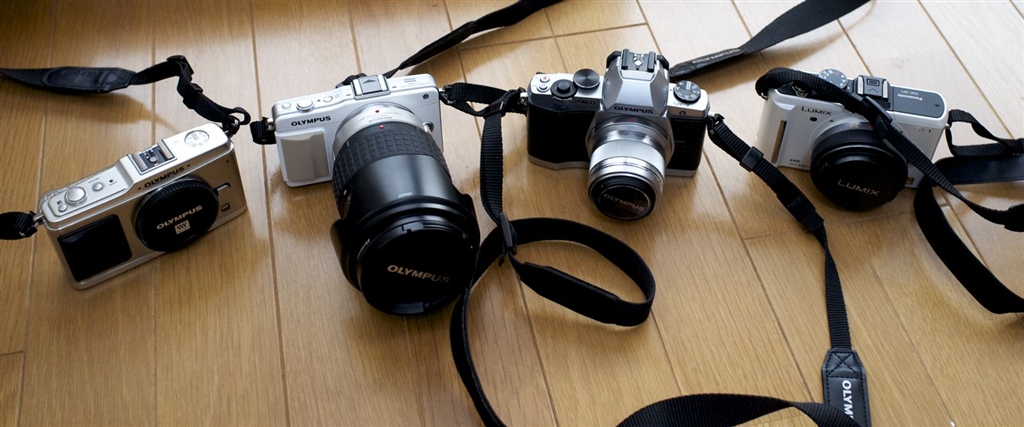 中古 １年保証 美品 OLYMPUS E-PM2 ダブルズームキット シルバー - カメラ、光学機器
