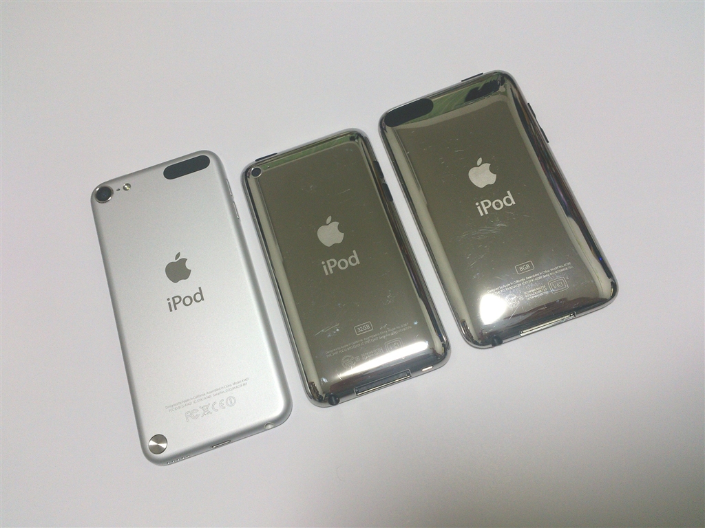 価格 Com 5世代 4世代 3世代 裏 Apple Ipod Touch Md7j A 32gb ホワイト シルバー Hc777さんのレビュー 評価投稿画像 写真 4世代との比較
