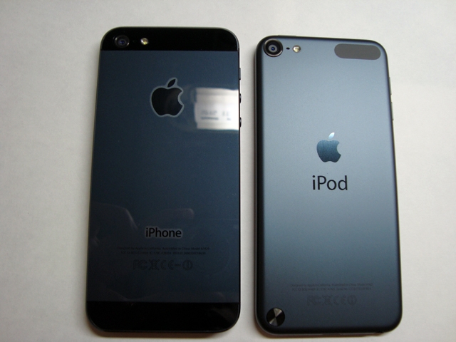 価格.com - 『iPhone5との比較（裏）』Apple iPod touch MD723J/A