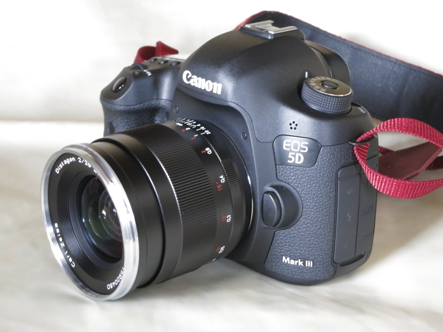 Carl Zeiss Distagon 2/25 ZE レンズ Carl Zeiss announces Distagon T* 2,8/25 ZF.2 lens for Nikon