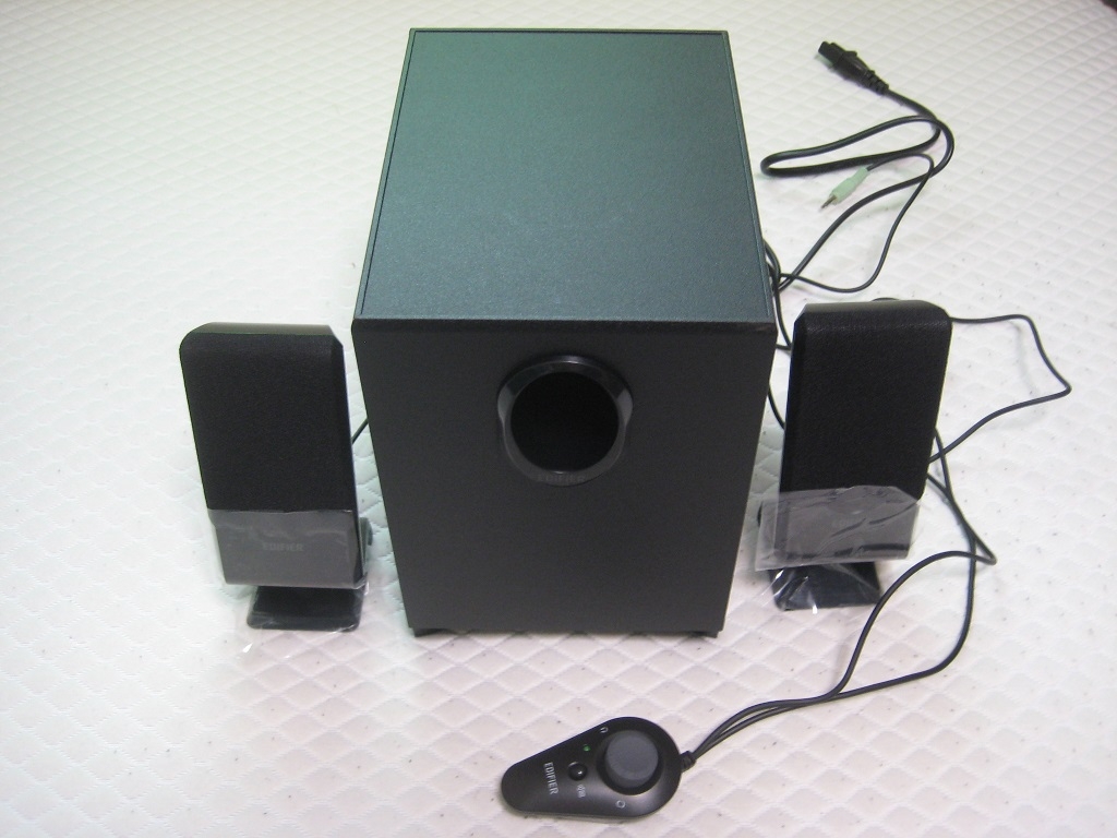 Edifier M1350 Multimedia speaker はらおさんのレビュー・評価投稿画像・写真「従姉妹へのプレゼントとして購入」[122014]