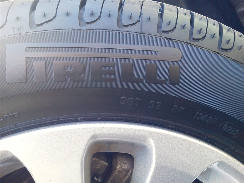 ピレリ P7 205/55 R16 91W 残溝7mm 24年製 205/55R16 91V ピレリ Cinturato P7 (P7C2
