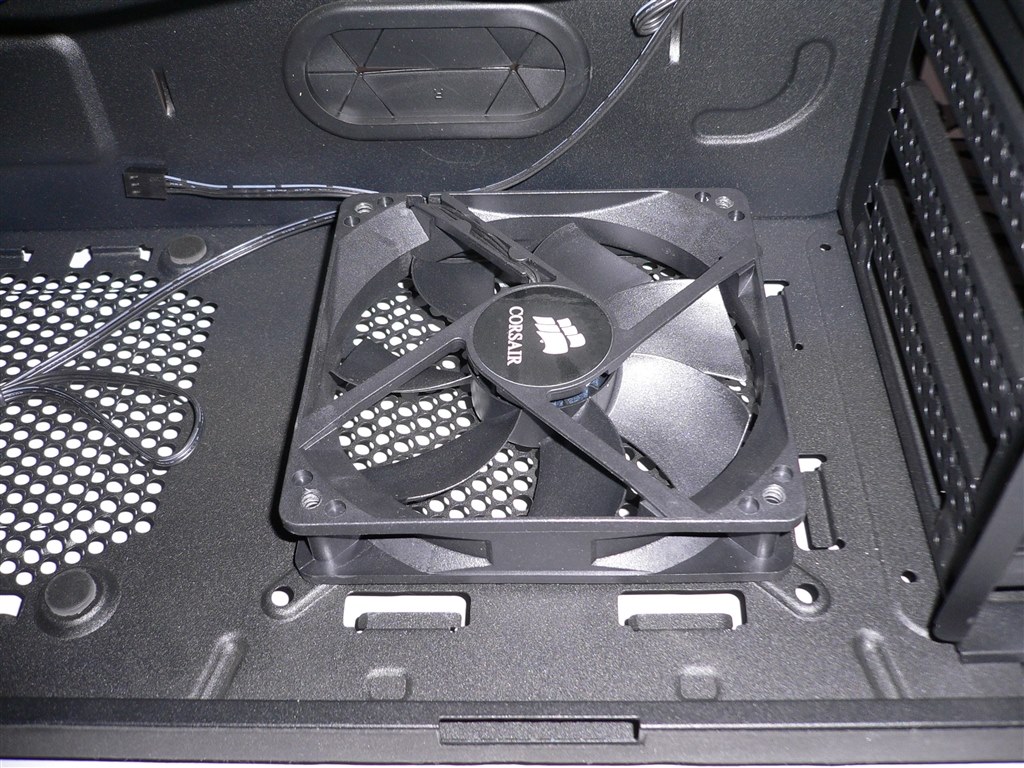 ケース上部に簡易水冷CorsairH100i取り付けました』 Corsair Obsidian