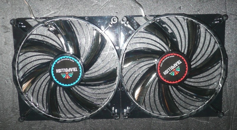 ファンブレードまで光る大口径ブルーledファン Enermax T B Apollish Ucta18a Bl ブルー がんこなオークさんのレビュー評価 評判 価格 Com