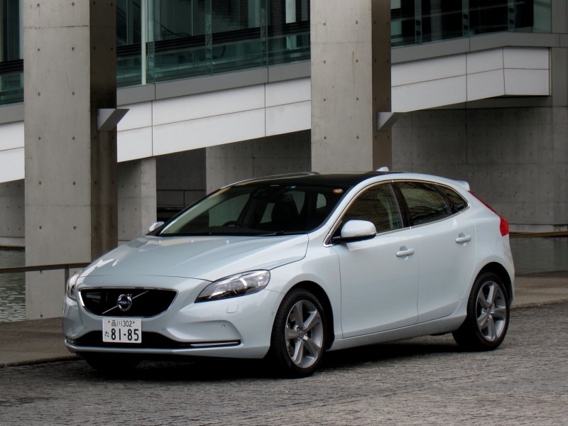 安全性だけでなくデザインも魅力 ボルボ V40 13年モデル 森口将之さんのレビュー評価 評判 価格 Com
