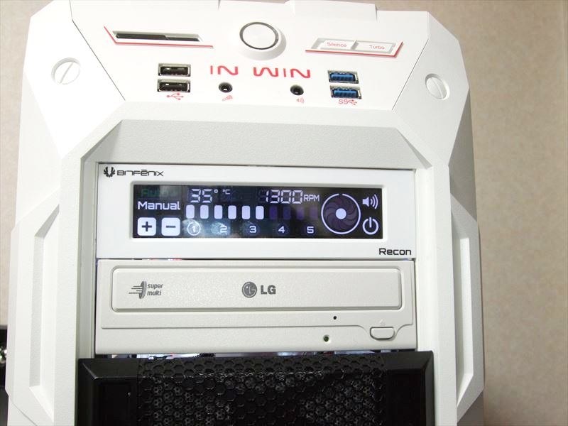 ホワイトベゼルはクリーム色？』 LGエレクトロニクス GH24NS95 WH