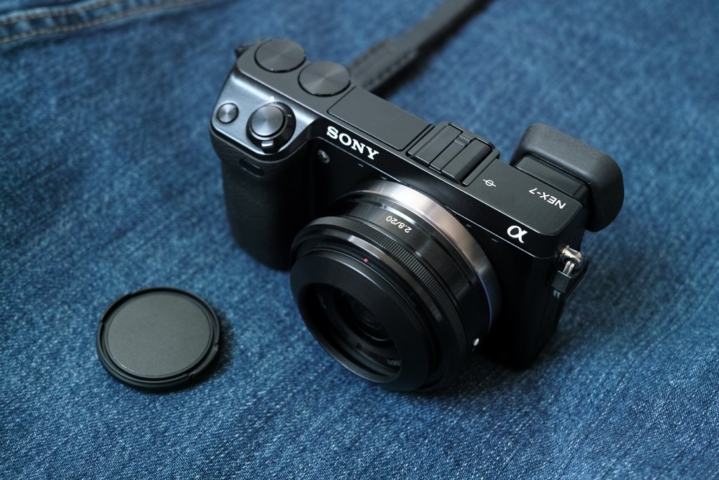 SONY E 20mm F2.8 SEL20F28 パンケーキレンズ - レンズ(単焦点)