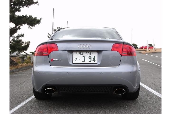 Amazon.co.jp: アウディ純正 RS4アバント B7型シルバー 1 18