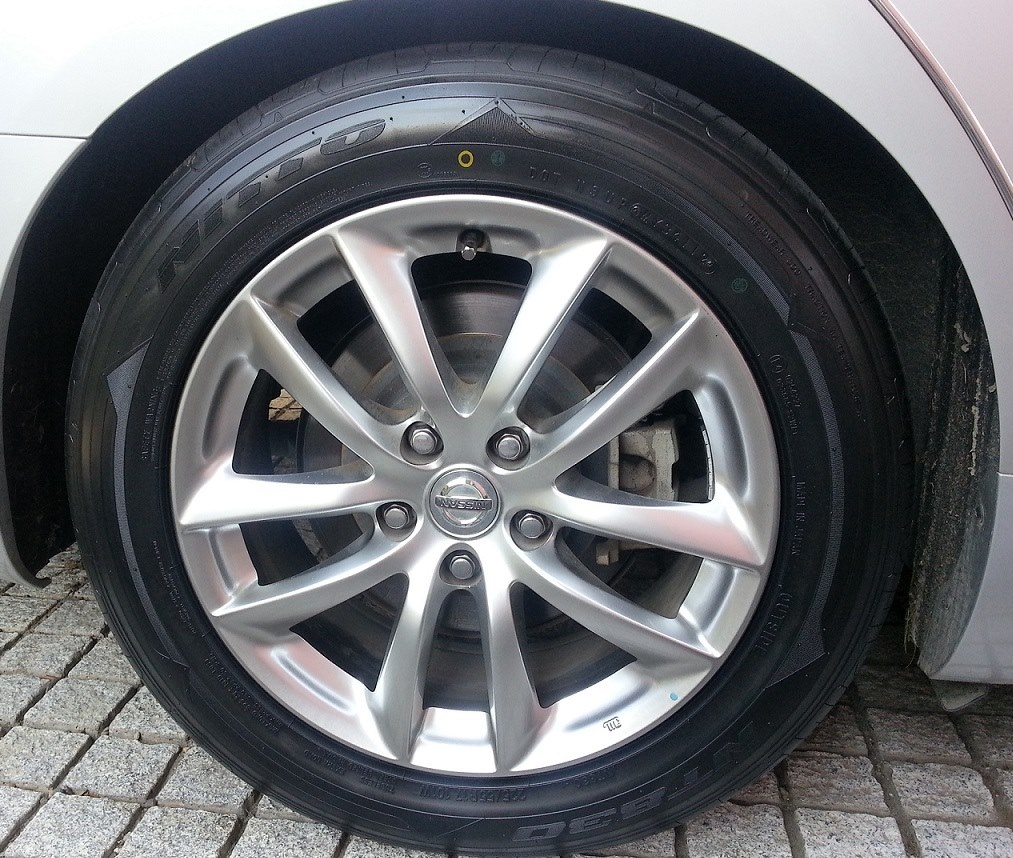 NEW】 [取付工賃込み] 235/50R18 101Y XL NITTO ニットー NT555