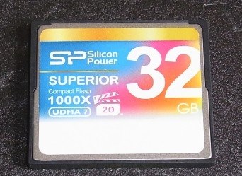 【新品訳あり(箱きず・やぶれ)】 Silicon Power　コンパクトフラッシュ　SP032GBCFC1K0V10　32GB32GB□新品未開封