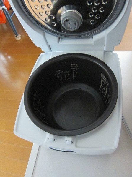 H9214　三菱 IHジャー炊飯器 NJ-VV103-W 5.5合炊き 炭炊釜 ☆2012年製 | 三菱 IHジャー炊飯器 炭炊釜 連続大沸騰 5.5合炊き ロイヤル