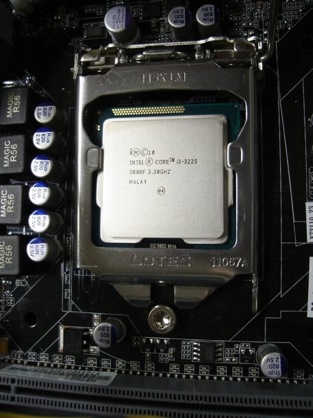 インテル Core i3 3225 BOX 価格比較 - 価格.com