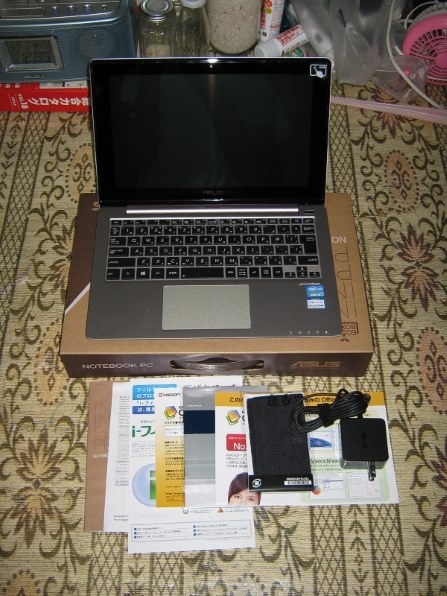 ASUS ASUS VivoBook X202E X202E-CT3217G [シャンパンゴールド]投稿