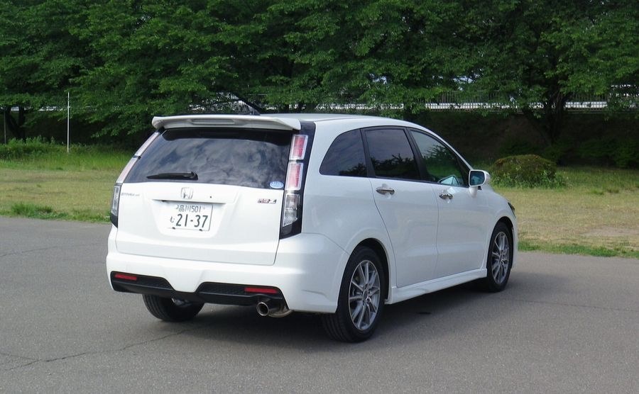 動力性能や操縦安定性に特徴を持つ低全高のミニバン ホンダ ストリーム 06年モデル 松下宏さんのレビュー評価 評判 価格 Com