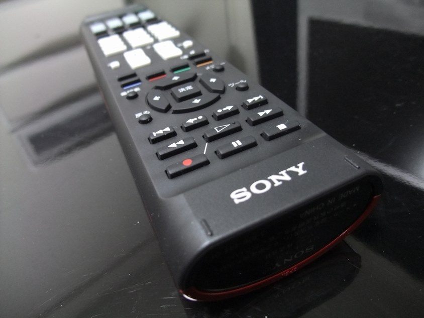 デザインと機能性を兼ね揃えた学習リモコン』 SONY RM-PLZ510D