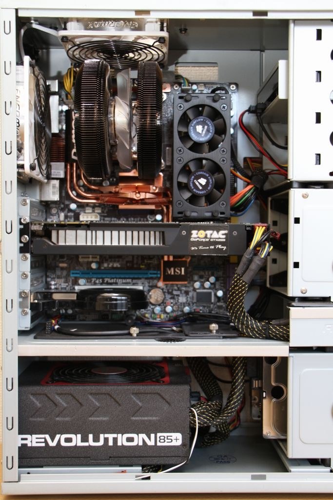 ENERMAX REVOLUTION85+ ERV1050EWT』 ENERMAX REVOLUTION85+