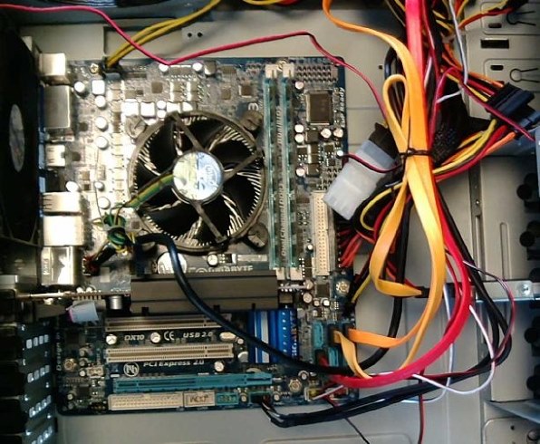 値下げ。　白い　、きれいなパソコン　Core i5－750 値下げ。 白い 、きれいなパソコン Core i5－750 値下げ。 白い