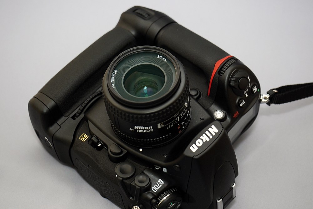 D700ユーザーには是非ものです♪』 ニコン MB-D10 プジョ雄さんの ...