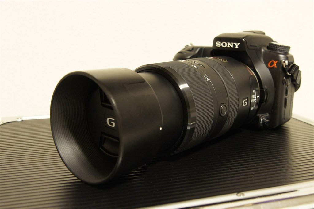 純正レンズフードは大きいですよね。』 SONY 70-300mm F4.5-5.6 G SSM ...