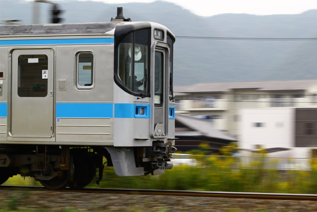 鉄道車両の流し撮り』 CANON EOS Kiss X4 ダブルズームキット MarutaI