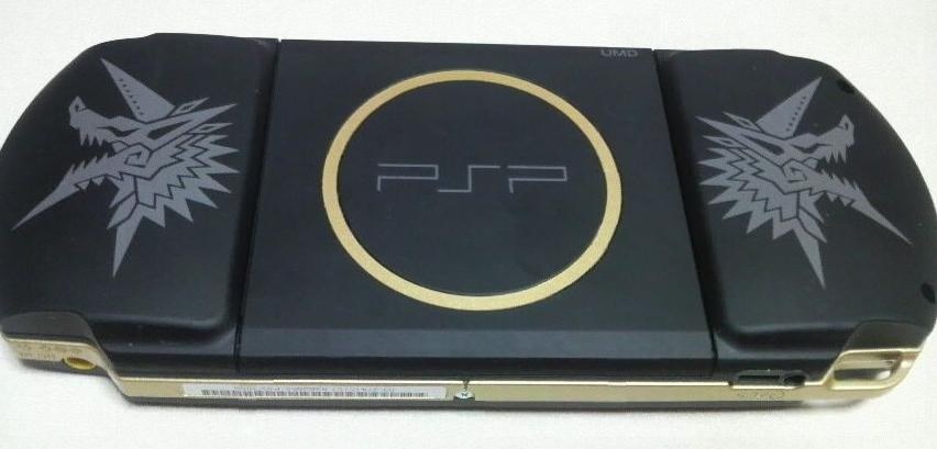 外出先でも長く遊べるように追加購入しました。』 SIE PSP