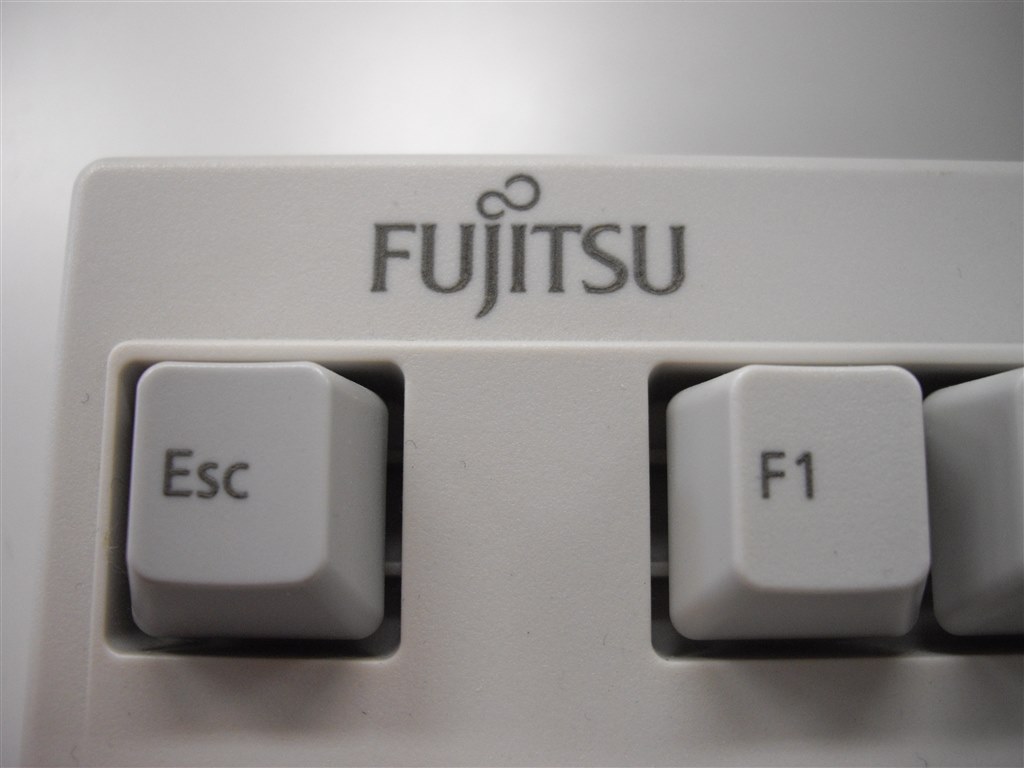 仕様が合うのがこれぐらいしかなかったので』 富士通 FMV-KB324
