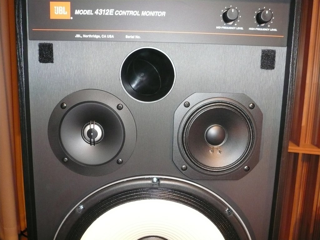 ホワイトコーン』ウーファーから送り出される躍動感に富んだ音』 JBL 4312E [単品] 黛 健司さんのレビュー評価・評判 - 価格.com