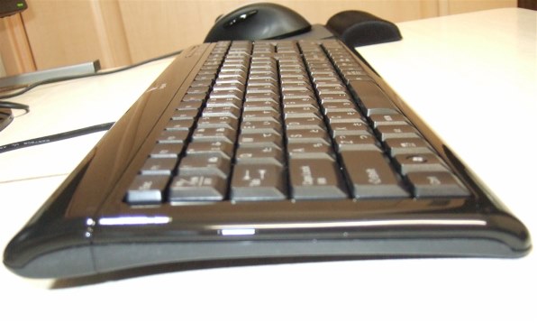 ロジクール Ultra-Flat Keyboard iK-40DS (ダークシャイン)投稿画像