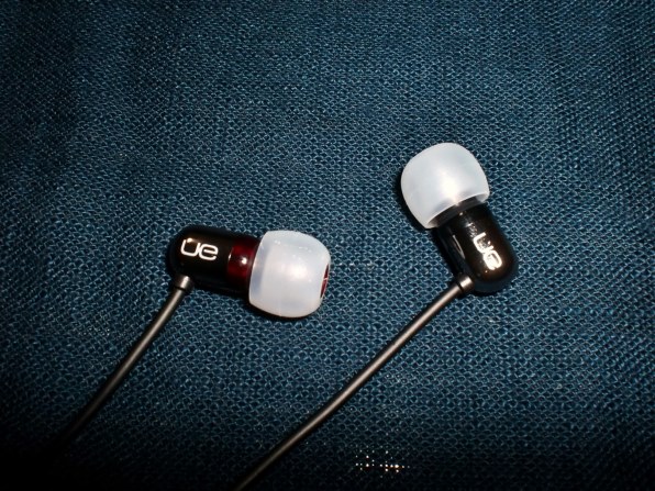 Ultimate Ears 700 Noise-Isolating Earphones UE700r [リキッド
