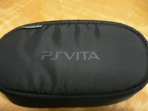 PlayStation Vita トラベルポーチ (クロス&amp;ストラップ付き) (PCHJ-15005) g6bh9ry Amazon | PlayStation Vita トラベルポーチ (クロス&ストラップ