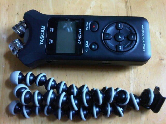 実用的な背面三脚穴がグッドアイディア』 TASCAM DR-07MKII 内線893