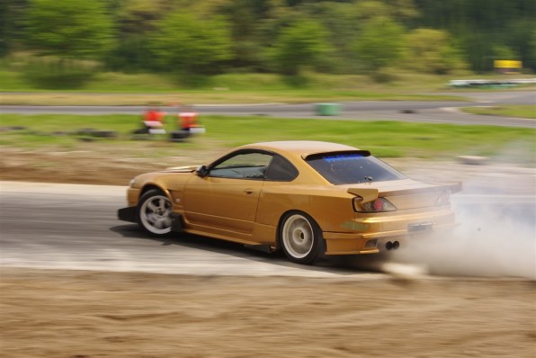 ペンタックス PENTAX K-r ダブルズームキット [ホワイト] レビュー