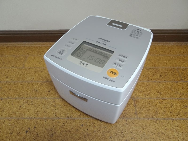 三菱電機 炊飯器 NJ-VE102-W ピュアホワイト 5.5合炊き 炭炊釜 シンプル