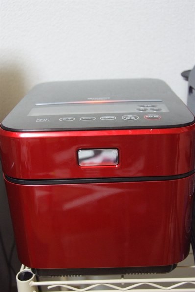 MITSUBISHI NJ-XB10J IH炊飯器 赤 Amazon | 三菱 NJ-XSB10J-R 蒸気レスIH炭炊釜 (ルビーレッド) | 三菱