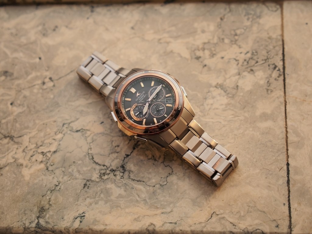 一見ゴージャス、本当は渋め』 カシオ OCEANUS Manta OCW-S1200G-1AJF