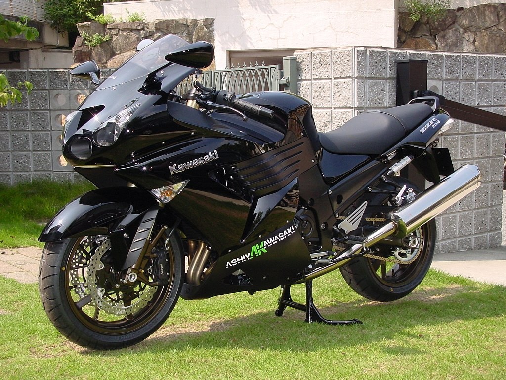 紛れもなくツアラーです。』 カワサキ ZZR1400 北風急行さんのレビュー